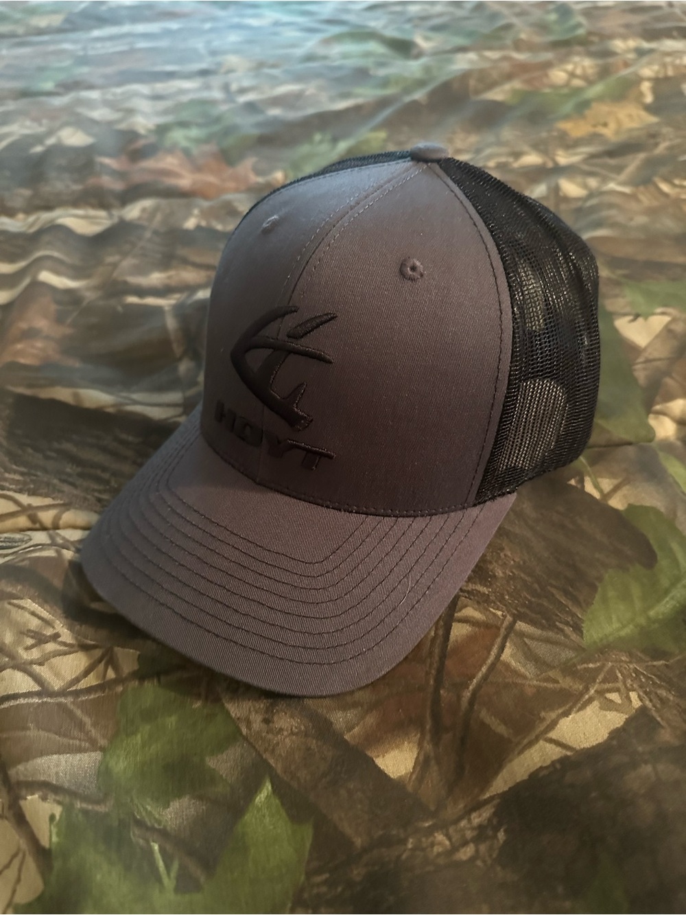 Men’s Hoyt Black and Gray Trucker Hat